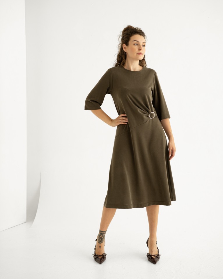 Suknelė su paraukimu