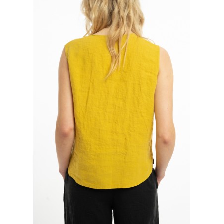 Small sleeveless blouse (G)