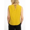 Small sleeveless blouse (G)